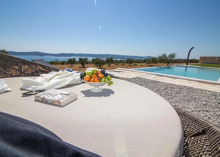 فيلة Estate Duo بيوغْغاد نا موغو