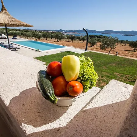 Estate Duo Villa *