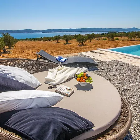 Estate Duo Villa *