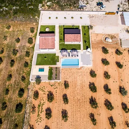 Estate Duo Villa *