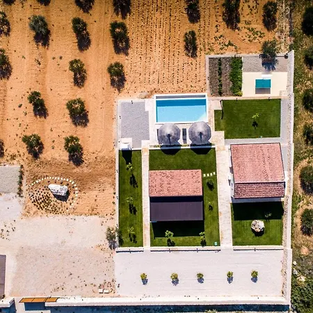 Villa Estate Duo