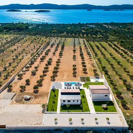 Villa Estate Duo *